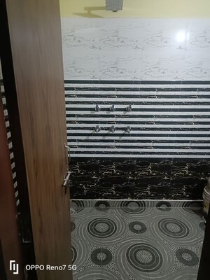 Furnished Amenities in 3 BHK Apartment at Saya Gold Avenue, Vaibhav Khand – for Rent