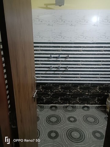 Furnished Amenities in 3 BHK Apartment at Saya Gold Avenue, Vaibhav Khand – for Rent