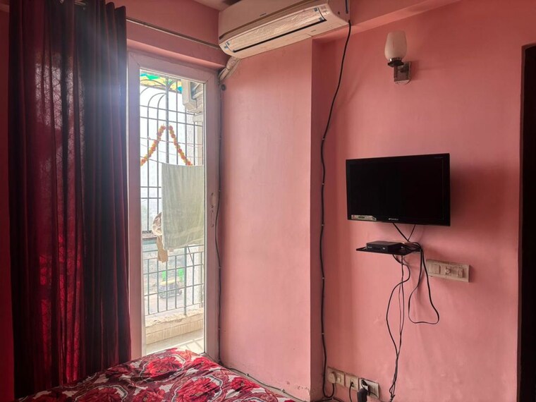 Bedroom, aditya-celebrity-homes 1 Bedroom 550 Sq.Ft. Apartment In Sector 76 Noida 9736445