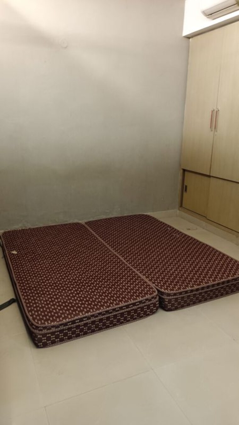 Bedroom, aditya-celebrity-homes 1 Bedroom 550 Sq.Ft. Apartment In Sector 76 Noida 9736449
