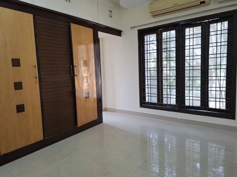 Room, banjara hills 3 Bedroom 2000 Sq.Ft. Apartment In Banjara Hills Hyderabad 9736450