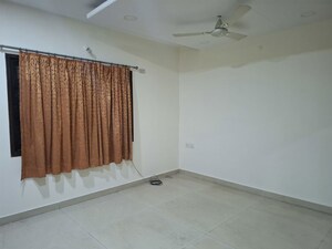 Room in 3 BHK Apartment at Banjara Hills – for Rent