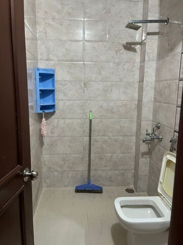 Bathroom in 2 BHK Builder Floor at Signature Tower Sector 30, Sector 30 – for Rent