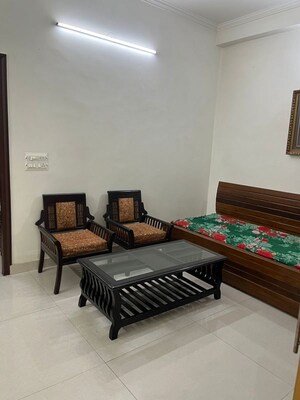 2 BHK Builder Floor For Rent in Signature Tower Sector 30, Sector 30