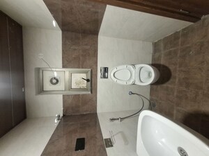 Furnished Amenities in 3 BHK Apartment at Banjara Hills – for Rent