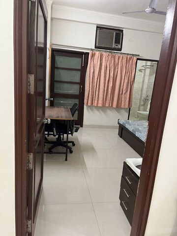 Master Bedroom in 2 BHK Builder Floor at DLF Star Mall, Sector 30 – for Rent