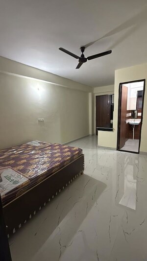 1 RK Builder Floor For Rent in Greenwood City, Sector 40