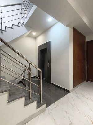 Staircase in 1 BHK Builder Floor at Ardee Mall, Sector 52 – for Rent