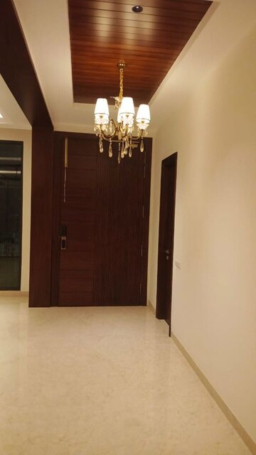 Room in 5 BHK Independent House at Sector 80 – for Sale