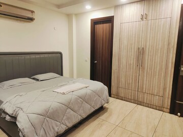 Bedroom in 3 BHK Builder Floor at Uday Arden 45, Sector 45 – for Rent