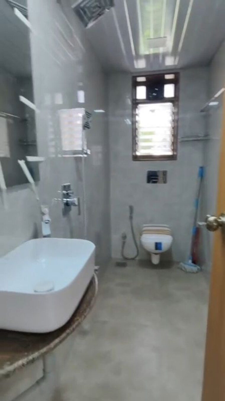 Bathroom, bandra west 2 Bedroom 750 Sq.Ft. Apartment In Bandra West Mumbai 9730733