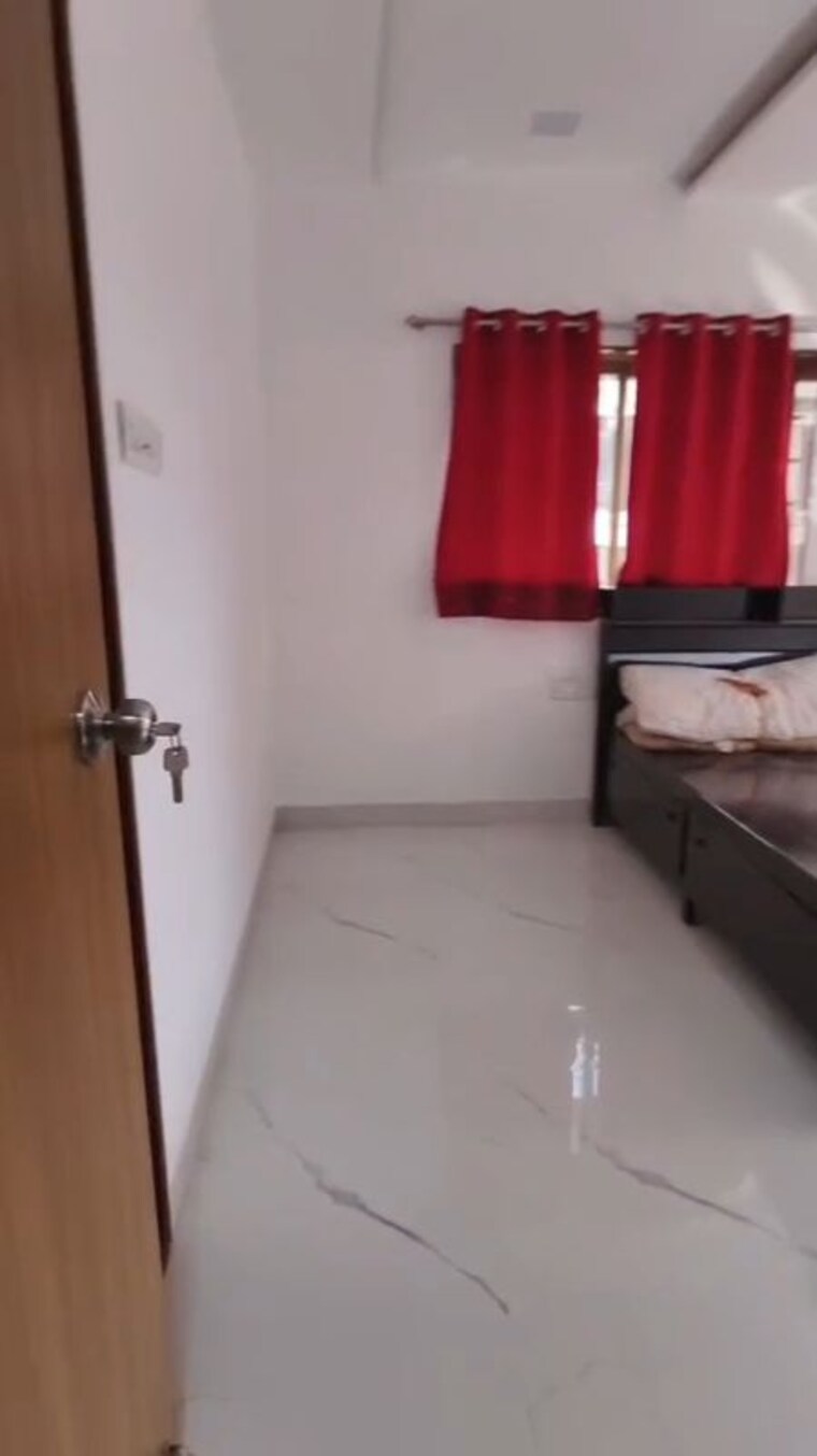 Room, bandra west 2 Bedroom 750 Sq.Ft. Apartment In Bandra West Mumbai 9730733