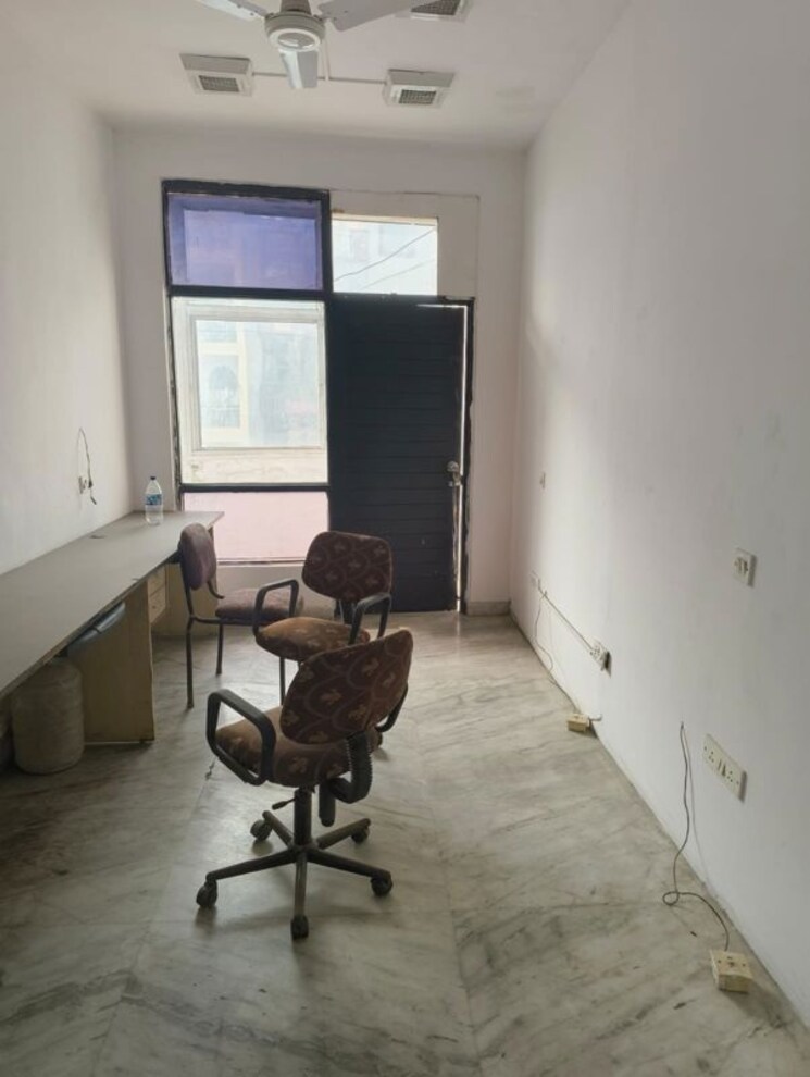 Team Area, kalkaji Commercial Office Space 1800 Sq.Ft. In Kalkaji Delhi 9736511