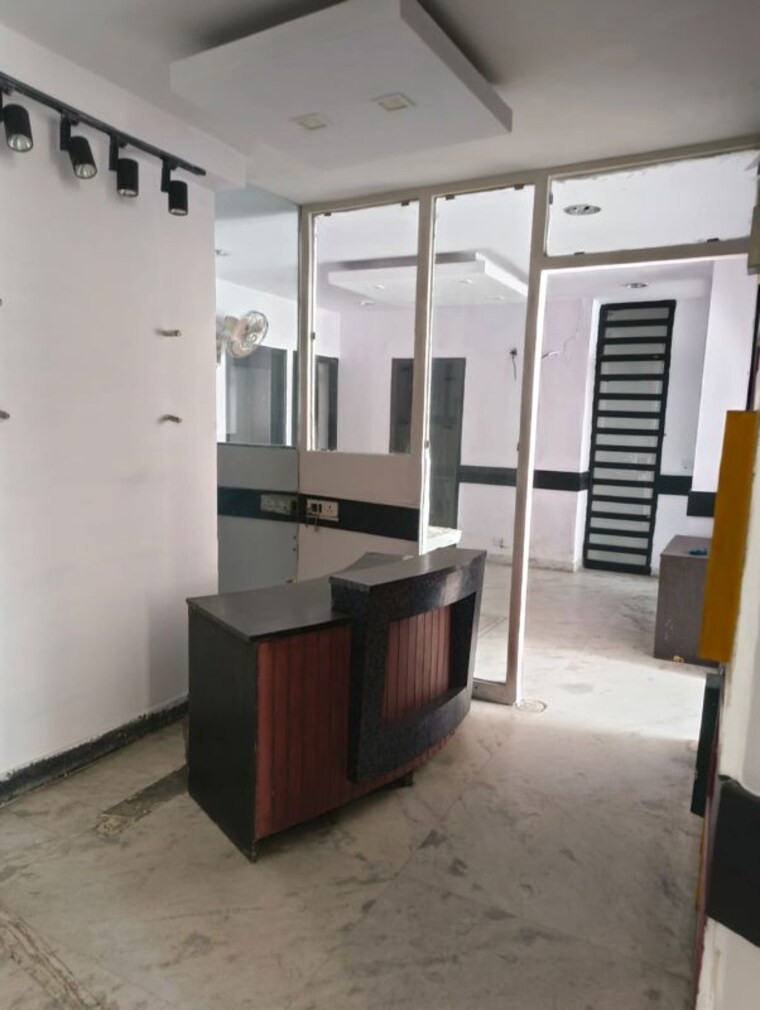 Team Area, kalkaji Commercial Office Space 1800 Sq.Ft. In Kalkaji Delhi 9736511