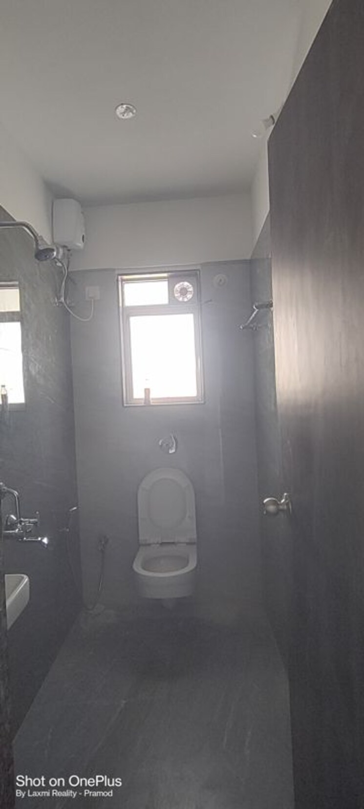 Bathroom, dadar west Pg For Boys In Dadar West 9724253