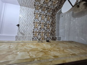 Bathroom in 1.5 BHK Builder Floor at Mayur Vihar – for Rent