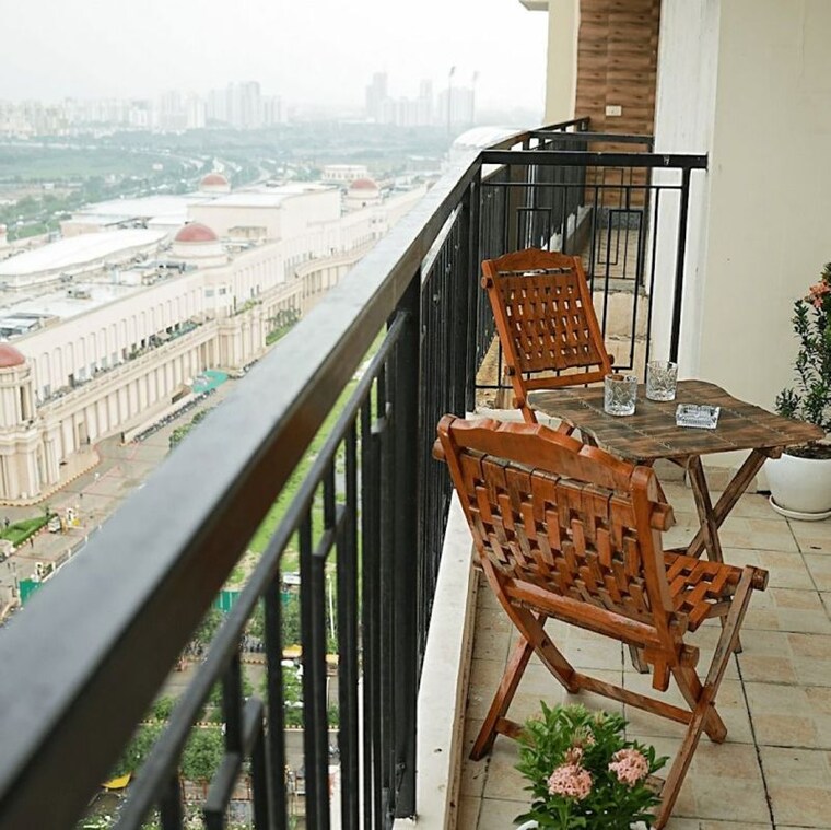 Balcony, gomti nagar Pg For Girls In Gomti Nagar 9736542