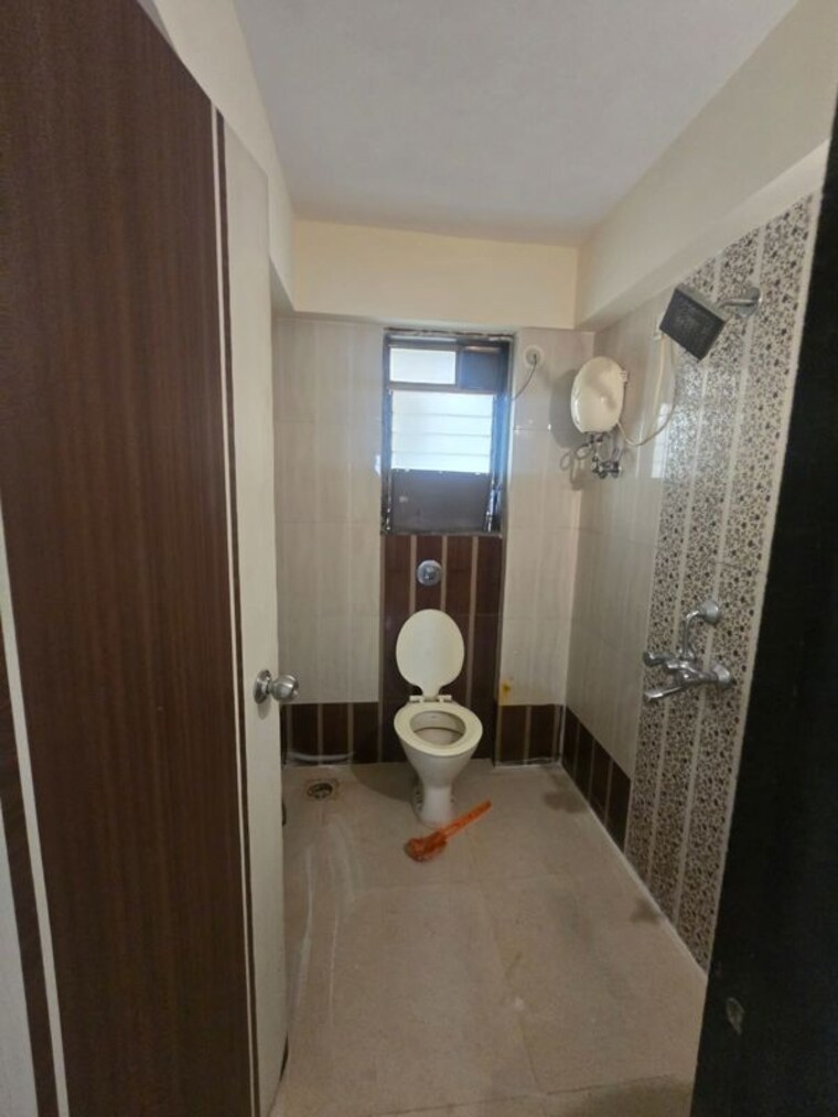 Bathroom, best-complex-andheri-west 2 Bedroom 650 Sq.Ft. Apartment In Andheri West Mumbai 9736548