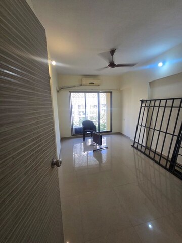 Room in 2 BHK Apartment at Best Complex Andheri West, Andheri West – for Rent