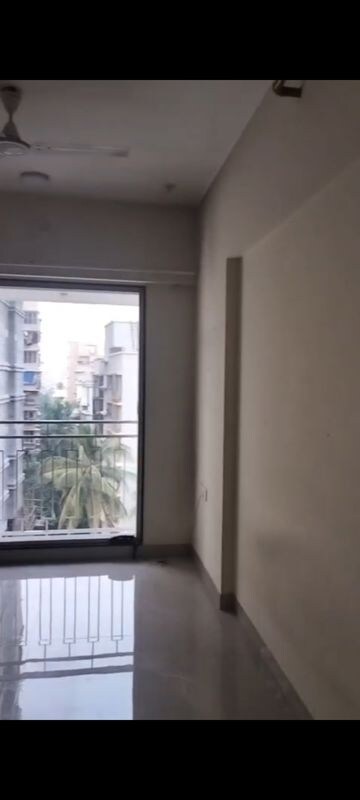 Room in 2 BHK Apartment at Goregaon West View CHS, Goregaon West – for Rent