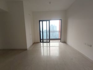 Room in 2 BHK Apartment at Lodha Vista, Lower Parel – for Rent