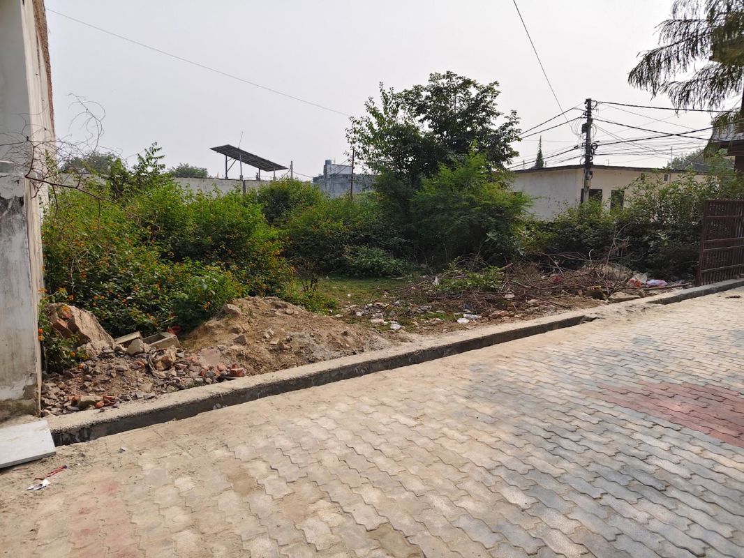 Plot For Sale in Kursi Road