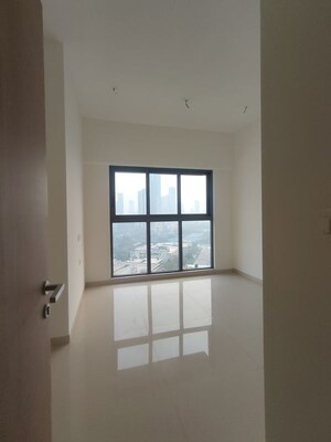 Room in 2 BHK Apartment at Lodha Vista, Lower Parel – for Rent