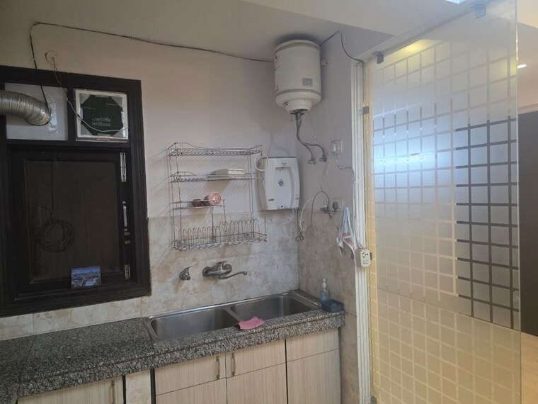 Bathroom, greater kailash i 3 Bedroom 1800 Sq.Ft. Builder Floor In Greater Kailash I Delhi 9736579