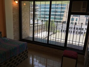 Room in 2 BHK Apartment at Elizabeth Apartments, Parel – for Rent