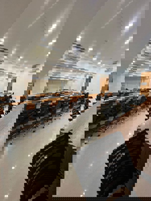 Office Space For Rent in Peninsula Plaza