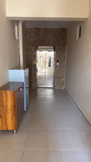Lift in 2 BHK Apartment at Peddapur – for Sale