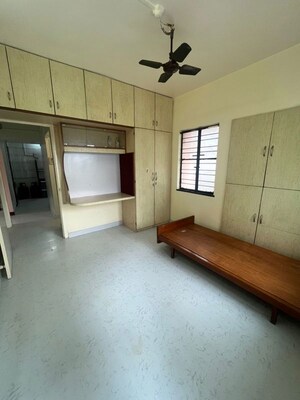 Room in 2 BHK Apartment at Borate Jijai Nagari, Kothrud – for Rent