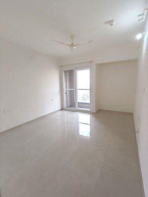 Room in 3 BHK Apartment at Eka Elitas, Kothrud – for Rent