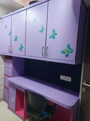 Furnished Amenities in 2 BHK Apartment at Elizabeth Apartments, Parel – for Rent