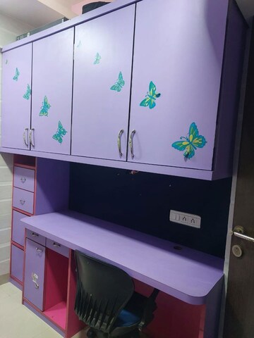 Furnished Amenities in 2 BHK Apartment at Elizabeth Apartments, Parel – for Rent