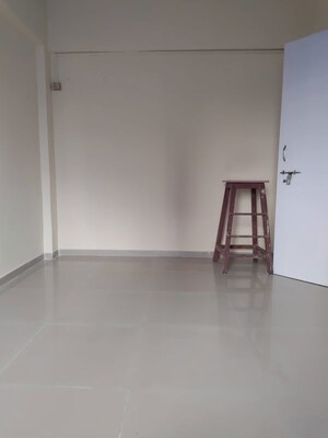Room in 1 BHK Apartment at Gandharv Darshan, Lower Parel – for Rent