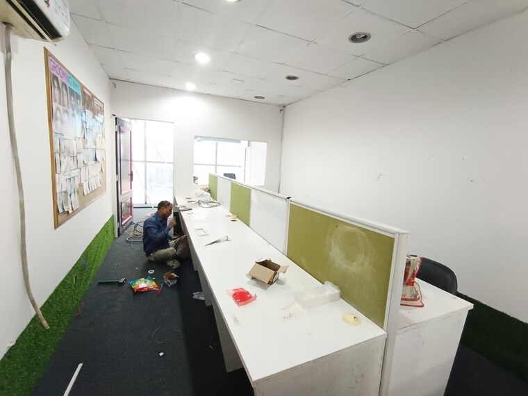 Team Area, sector 6 Commercial Office Space 400 Sq.Ft. In Sector 6 Noida 9736648