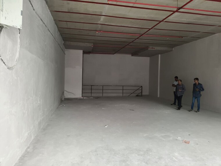 Room, palm-beach-galleria-mall Commercial Shop 2400 Sq.Ft. In Vashi Sector 19d Navi Mumbai 9736656