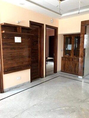 Room in 2 BHK Independent House at Aerocity – for Rent