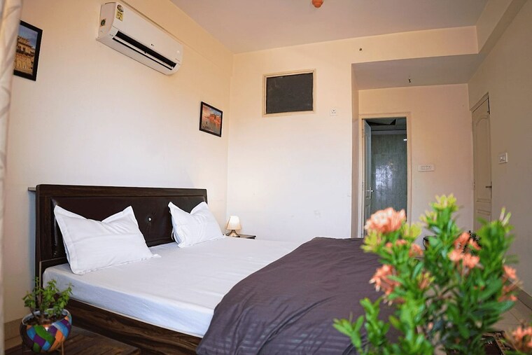 Room, gomti nagar Pg For Boys & Girls In Gomti Nagar 9736671