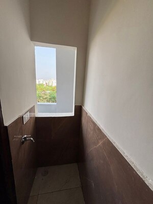 Furnished Amenities in 1 BHK Apartment at Kondapur – for Rent