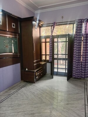 Living Room in 2 BHK Builder Floor at Sector 11 – for Rent