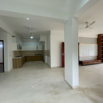Kitchen in 3 BHK Builder Floor at BPTP Amstoria, Sector 102 – for Rent