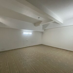 Room in 3 BHK Builder Floor at BPTP Amstoria, Sector 102 – for Rent