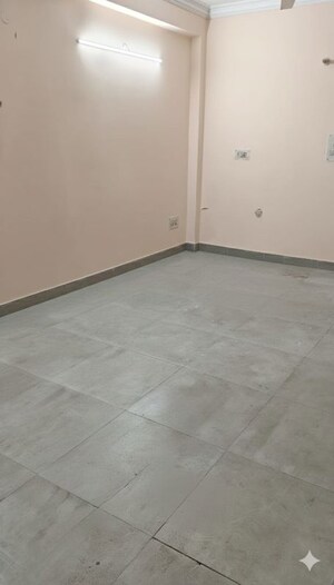 Room in 2.5 BHK Builder Floor at RWA Apartments Sector 12, Sector 12 – for Rent