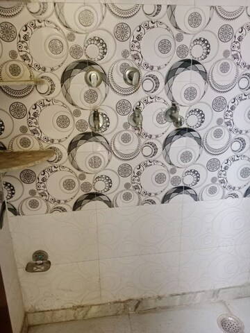 Bathroom in 2 BHK Builder Floor at Sector 25 – for Rent