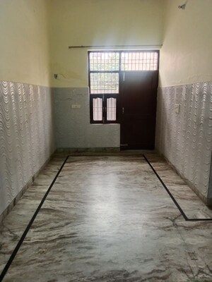 Room in 2 BHK Builder Floor at Sector 25 – for Rent