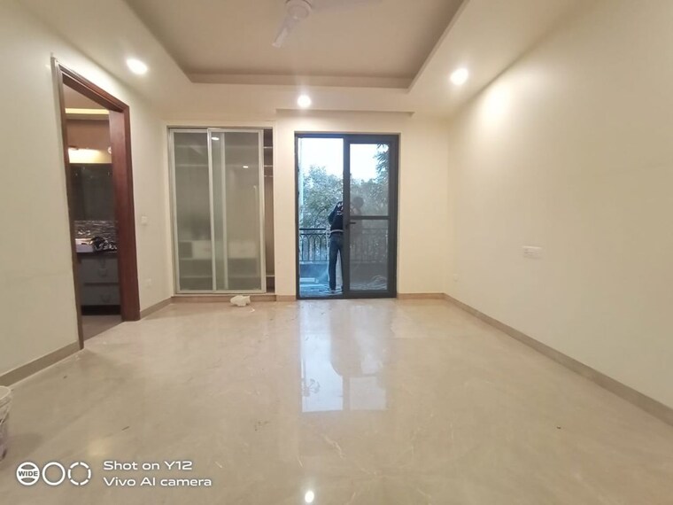 Room, greater kailash i 4 Bedroom 500 Sq.Ft. Builder Floor In Greater Kailash I Delhi 9736758