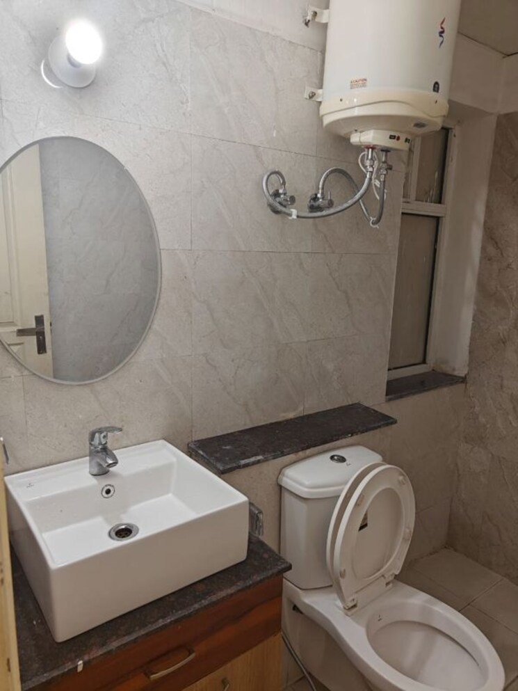 Bathroom, sushma-joynest-zrk 2 Bedroom 1100 Sq.Ft. Apartment In Ghazipur Zirakpur 9736767