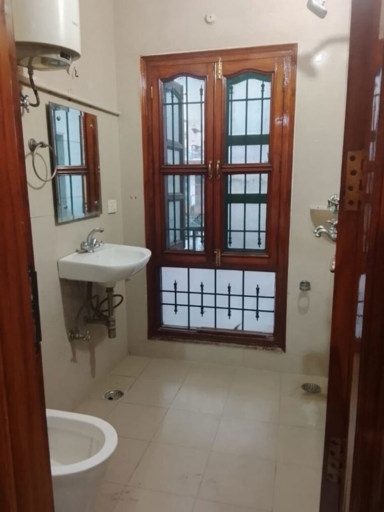 Other, sector 31 3 Bedroom 2200 Sq.Ft. Builder Floor In Sector 31 Gurgaon 9736769